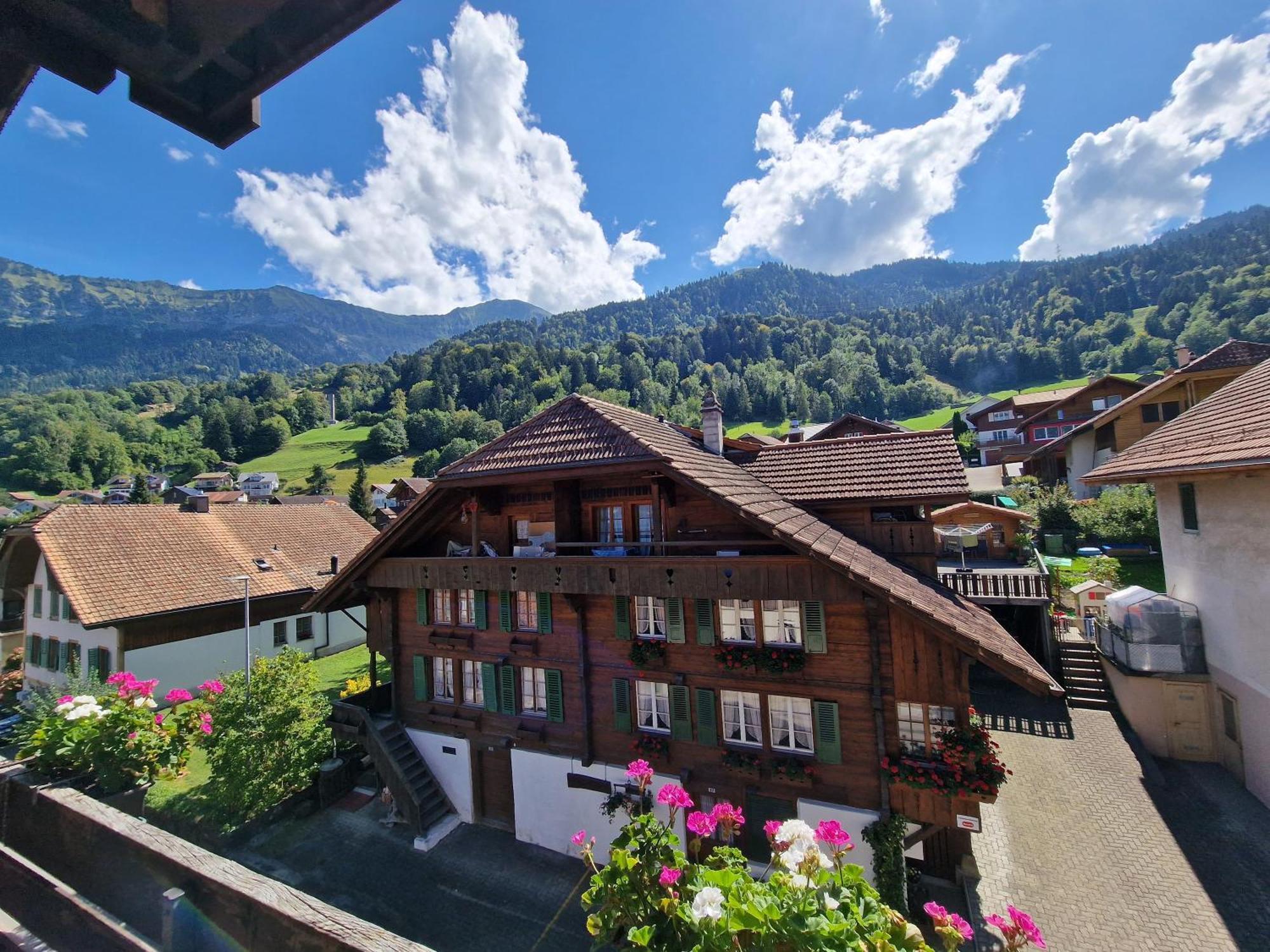 Hotel Kreuz Leissigen Екстер'єр фото