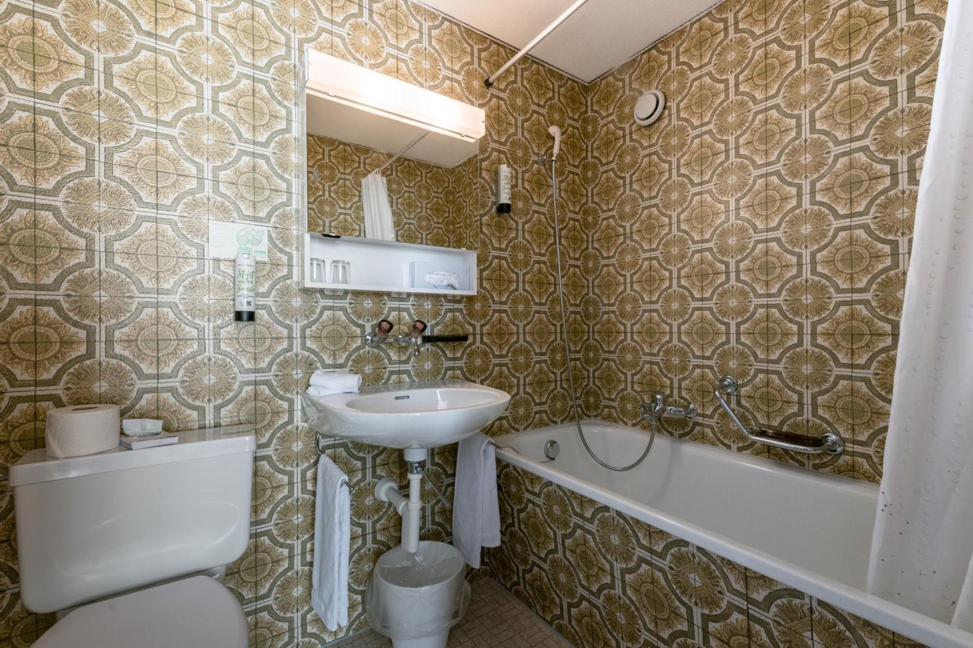 Hotel Kreuz Leissigen Екстер'єр фото