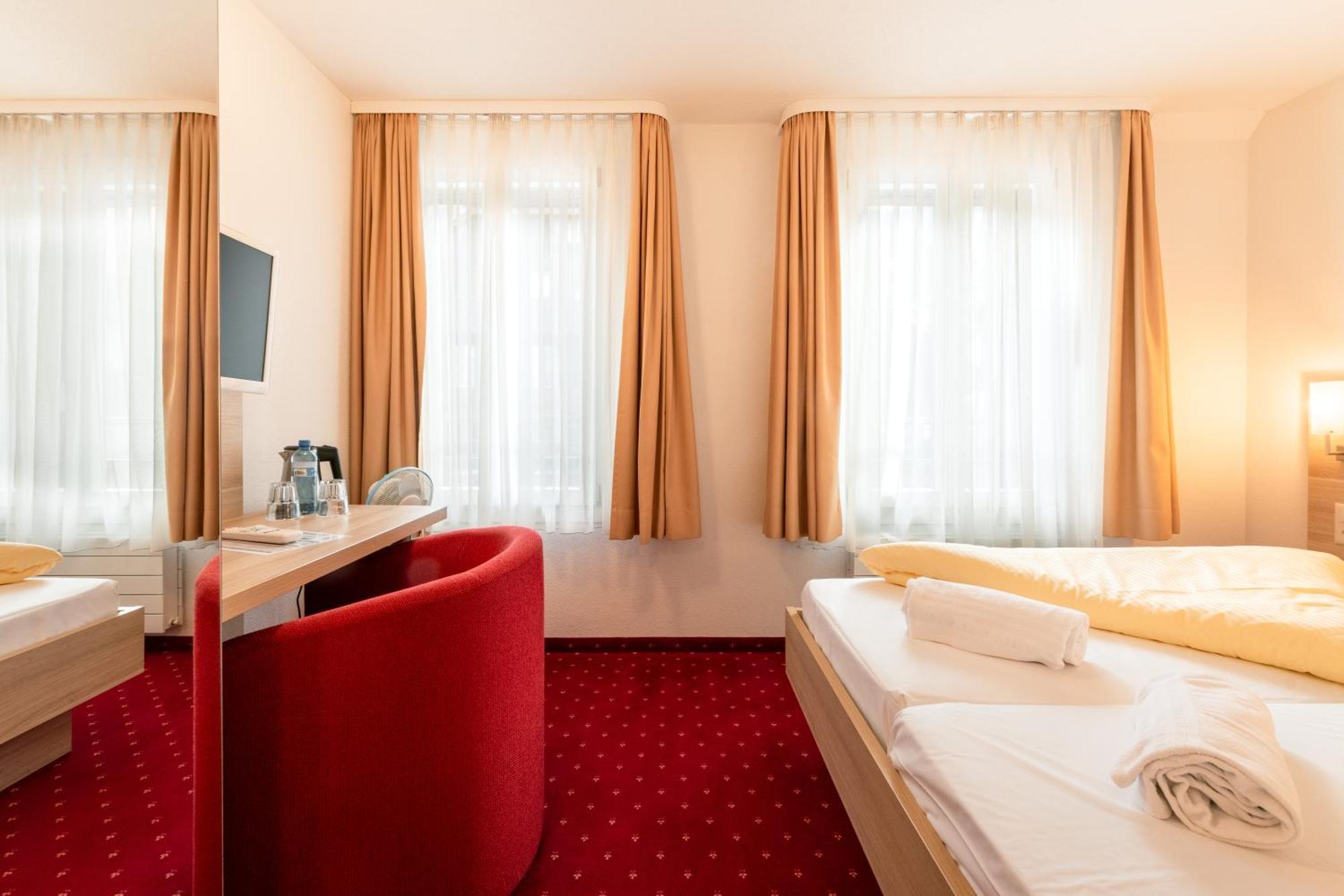 Hotel Kreuz Leissigen Екстер'єр фото