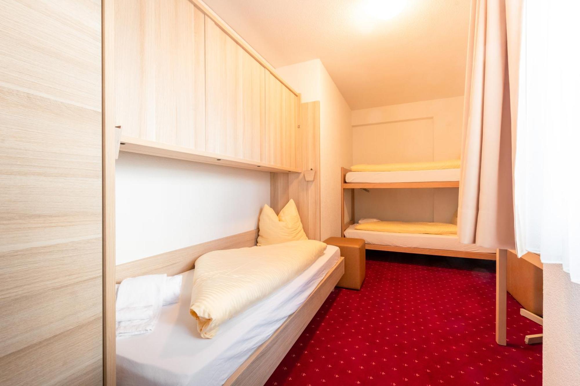 Hotel Kreuz Leissigen Екстер'єр фото