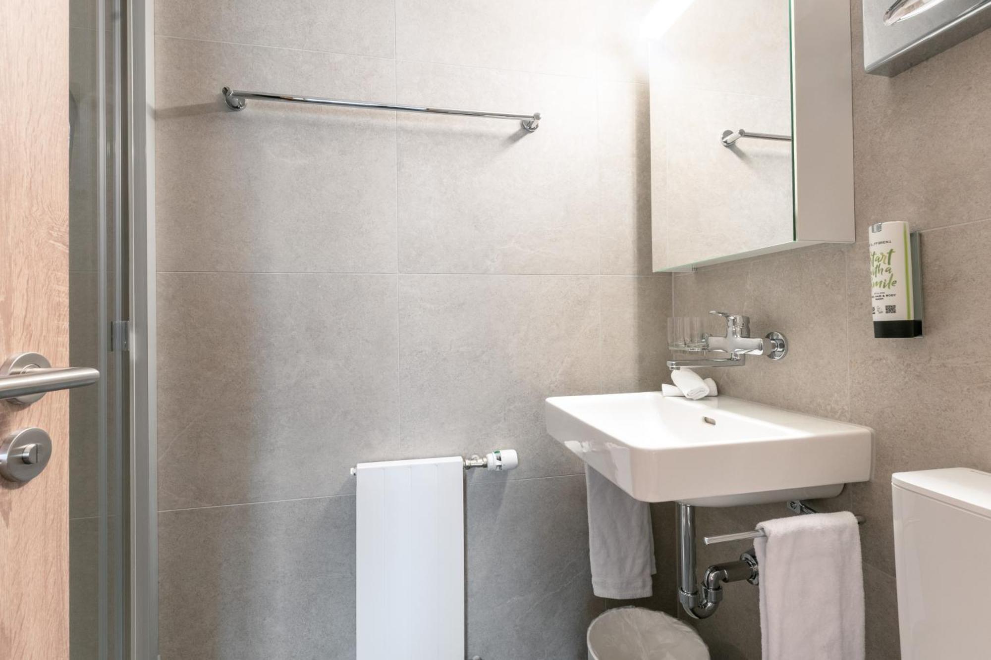 Hotel Kreuz Leissigen Екстер'єр фото
