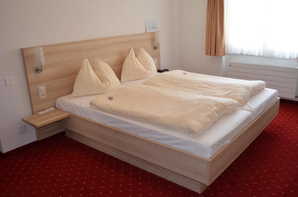 Hotel Kreuz Leissigen Екстер'єр фото