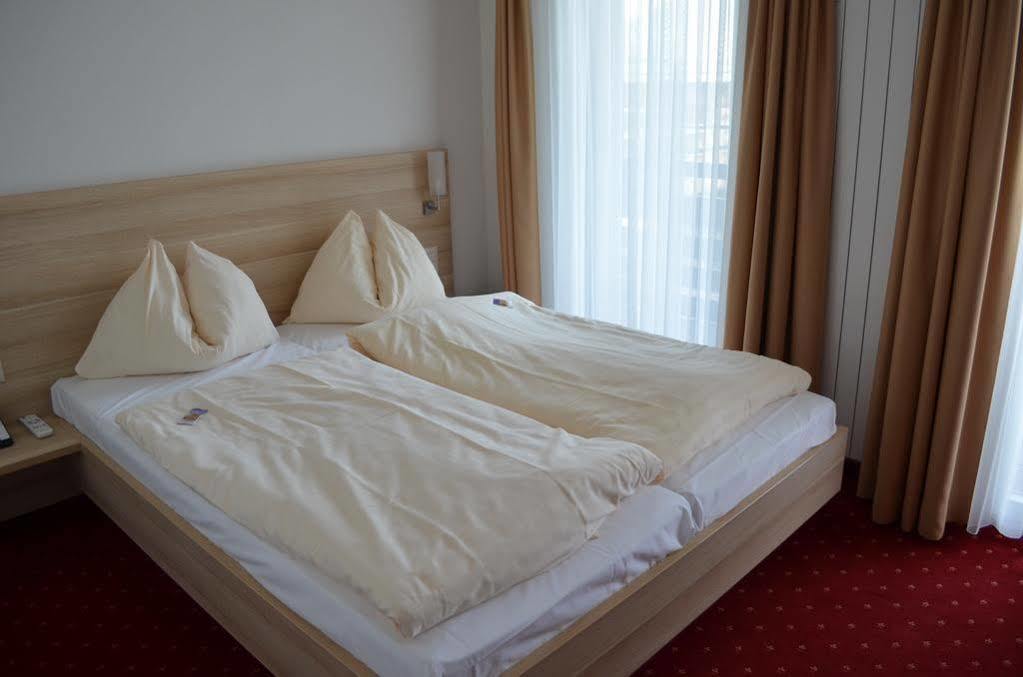 Hotel Kreuz Leissigen Екстер'єр фото